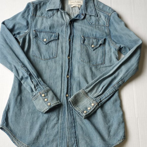 Imogene + Willie Leah Washed Pearl Snap Shirt Denim Small - Picture 4 of 12